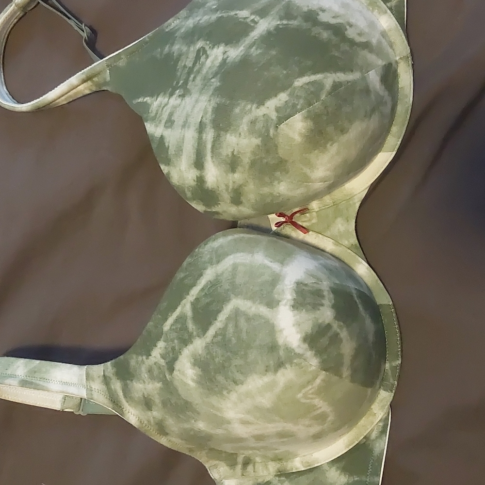 Cacique 42d wire lightly lined t shirt bra